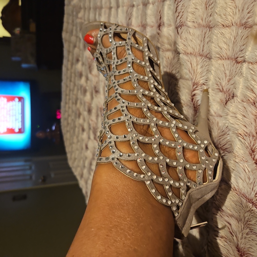 Zigi Soho, 8 1/2, Silver Rhinestone Bootie.